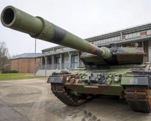 Як Leopard 2A6 &quot;роздає&quot; окупантам: відео з війни