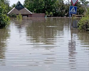 Росіяни дозволяють евакуюватись з затоплених територій тільки за хабарі. При цьому знищують документи українців