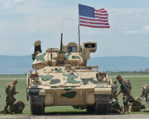 Stryker, Bradley и боеприпасы для HIMARS: США объявили новый пакет военной помощи