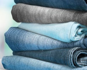 Три правила прання джинсів, щоб не були на вигляд зношеними