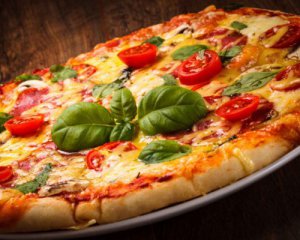 Чем заменить кетчуп для соуса пиццы: шеф-повара объяснили