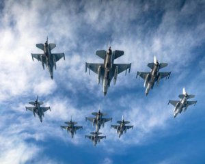 У Данії почались навчання українських льотчиків на F-16