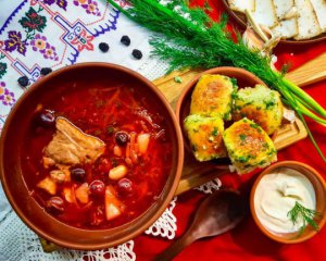 Молодий борщ готують з вишнями: в чому секрет унікальної страви