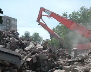 Оккупанты в Мариуполе снесли половину жилых домов