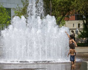 Аномальная жара убила двух человек