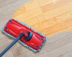 Три причини, чому підлогу треба мити з сіллю