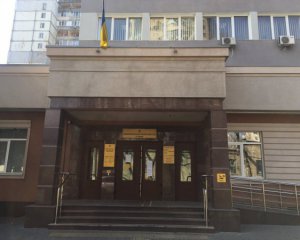 У Шевченківському суді підозрюваний підірвав вибуховий пристрій. Нові подробиці