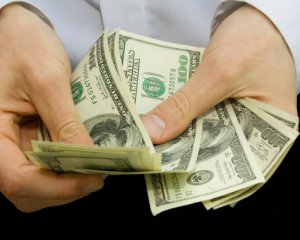 Украинцы могут получить $1000 от организации из США: как подать заявку