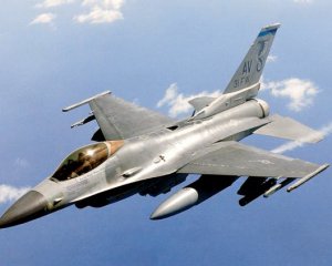 Польша предоставит Украине инфраструктуру для обучения пилотов на F-16