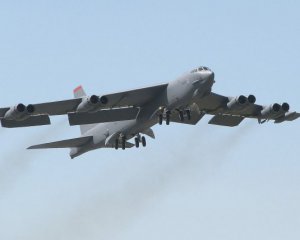 Использовали стратегический бомбардировщик: США и Южная Корея провели военные учения