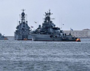 Навіщо росіяни перефарбовують свої кораблі в Чорному морі ‒ у ВМС пояснили