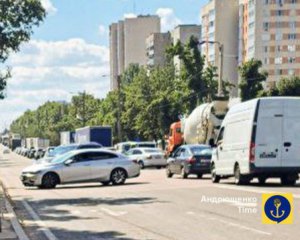 Через пошкодження Кримського мосту в Маріуполі утворилися затори на десятки кілометрів