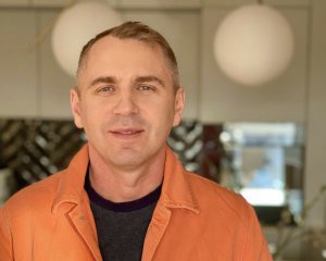 Мовознавець пояснив значення слів "кармазиновий" і "кубовий"