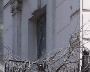 Китай відреагував на пошкодження російськими обстрілами консульства в Одесі