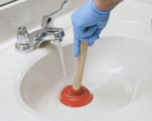 Як прочистити каналізацію без використання хімікатів: прості й дієві способи