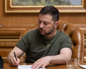 Зеленський підписав закон про зміну дати святкування Різдва і ще двох державних свят