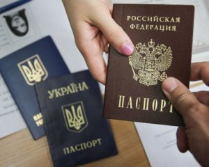 Залякують та пропонують гроші: окупанти вигадують нові методи примусової роздачі паспортів РФ