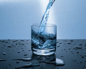 Що корисніше: соки чи вода