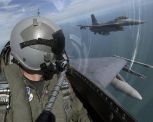 Чехия передала ВСУ симуляторы для обучения на F-16