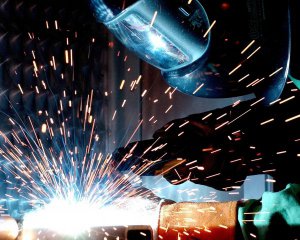 В Україні проблема з робочою силою, підприємства готові &quot;кликати людей з вулиці&quot;
