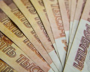 Рубль приблизился к психологической отметке 100 за доллар