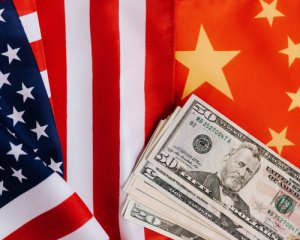 Байден ограничил инвестиции в Китае. Пекин ответил