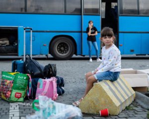 Підрахували, скільки дітей потрібно примусово евакуювати з &quot;гарячих точок&quot; Донеччини