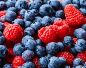 Фрукти і ягоди, які варто мати на столі влітку