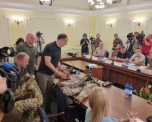 Скандал с закупкой курток для ВСУ: на заседании комитета всплыли подробности