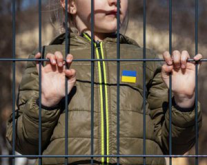 Україна повернула додому 11 депортованих Росією дітей