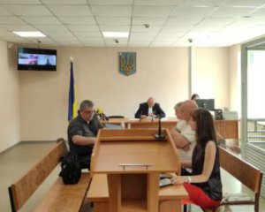 Суд відправив патрульного з Дніпра під цілодобовий домашній арешт