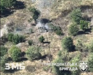 Сили оборони за допомогою дрона за $500 знищили новітній танк окупантів Т-90 &quot;Прорив&quot;: ефектне відео