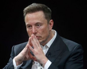 Маск сказав, чи вважає себе зрадником через обмеження роботи Starlink поблизу Криму