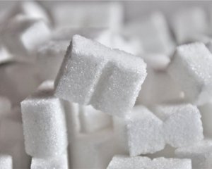 Масло подешевело, а сахар подорожал: экономист рассказал о ценах на продукты