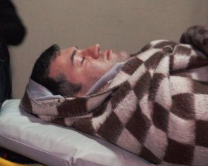 Насірову, який лежав під ковдрою, "списали" одну зі статей