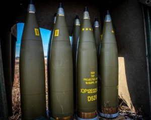 Велика Британія надасть Україні десятки тисяч артилерійських снарядів