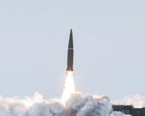 В Запоріжжі і Дніпрі пролунали вибухи: ворог, ймовірно, обстріляв міста балістичними ракетами