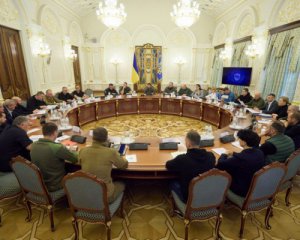 В Украине увеличат расходы на оборону - Зеленский ввел в действие решение СНБО