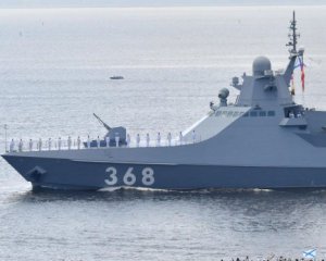 Російський корабель біля Севастополя отримав ушкодження