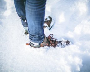 Как ухаживать за обувью зимой: советы эксперта