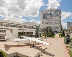 Национальный авиационный университет разделили на два