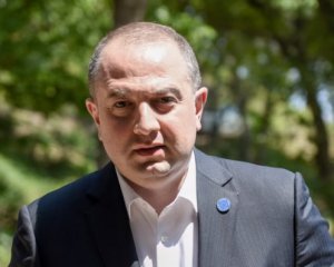 Правляча партія Грузії не натиснула кнопки про визнання Росії диктатурою