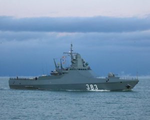 Россия спасает свои корабли в Севастополе от новых ударов - спикер ВМС