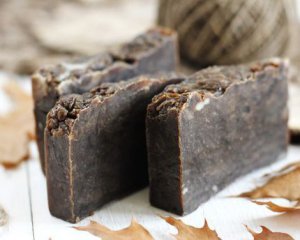 Дігтярне мило може замінити елітну косметику. П'ять переваг