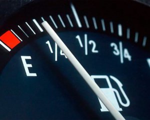 Автомобильные эксперты назвали ошибку водителей, которая приводит к увеличению расхода топлива на 25%