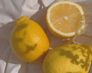 Хитрость с лимоном, которая способна убрать неприятный запах из кухни