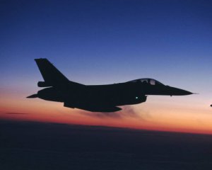 Украинские пилоты официально начали обучение в США на F-16