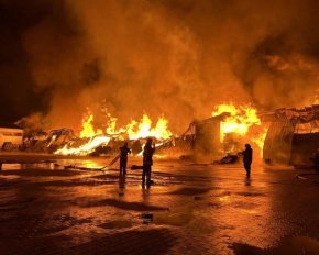В Виннице вспыхнул масштабный пожар: горят складские помещения