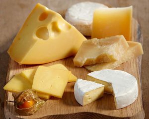 Какие процессы начнутся в организме, если есть твердый сыр каждый день