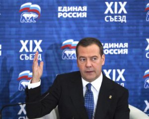 Медведев пригрозил НАТО началом Третьей мировой